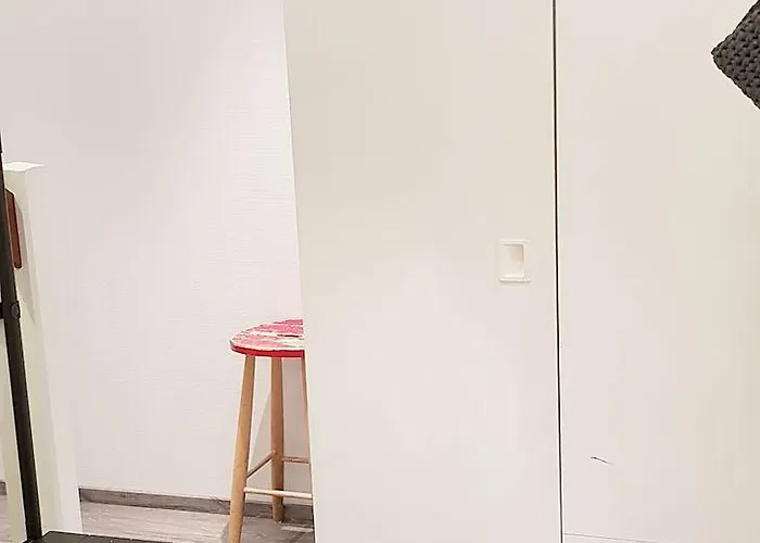 A1 Snow Angels Visit 레비